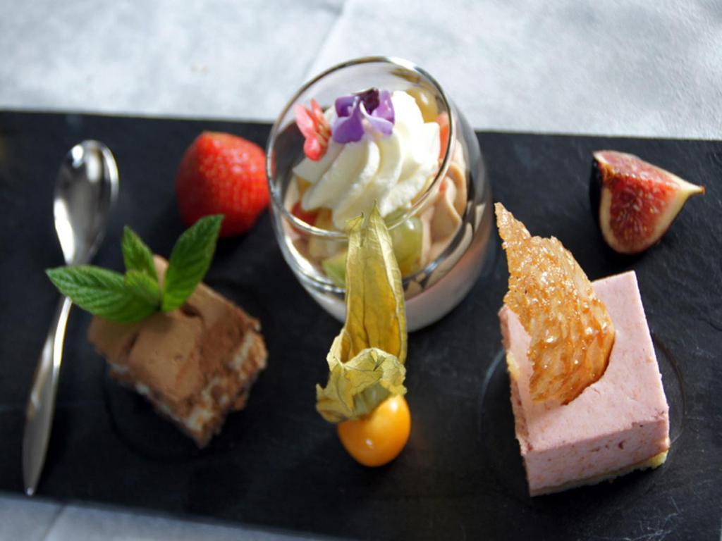 Hotel Restaurant Perle Des Vosges Muhlbach-sur-Munster Bagian luar foto